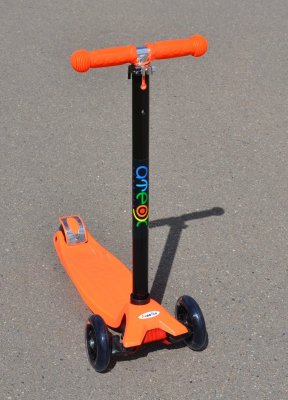 Самокат Ateox Maxi M-4 со светящимися колесами колесами, оранжевый